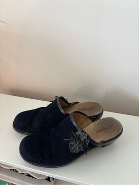 Softspots Navy Suede Slip-On Clogs with Floral Bow